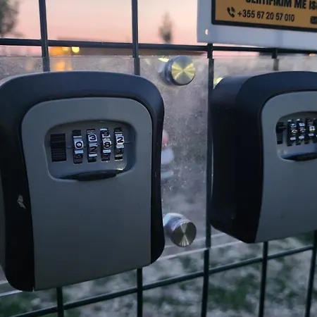 Uniklajd Villa-s * Golem (Tirana)