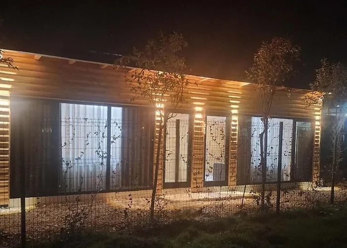 Uniklajd Villa-s Lodge Golem (Tirana)