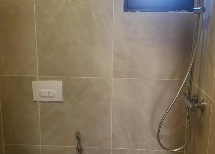 Uniklajd Villa-s Golem (Tirana)