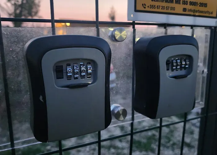 Uniklajd Villa-s * Golem (Tirana)